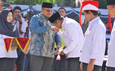 Rektor Dampingi Menteri Agama RI Kukuhkan Relawan Moderasi Beragama NTB