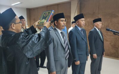 PELANTIKAN DAN PENGAMBILAN SUMPAH JABATAN WAKIL REKTOR DUA, WAKIL DEKAN DUA FUSA, DAN KABAG TU FAKULTAS SYARIAH UIN MATARAM