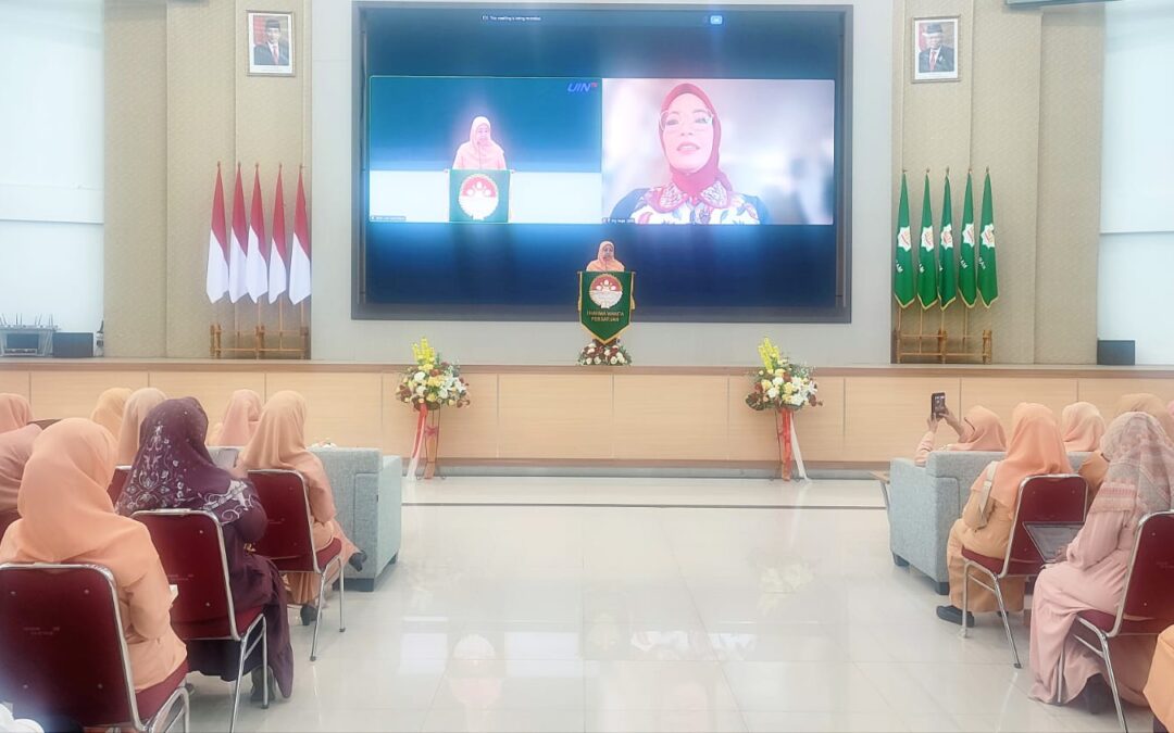 RATUSAN ANGGOTA DHARMA WANITA UIN MATARAM MERIAHKAN PEMBINAAN DAN SEMINAR NASIONAL BERSAMA PENASEHAT DWP KEMENAG RI