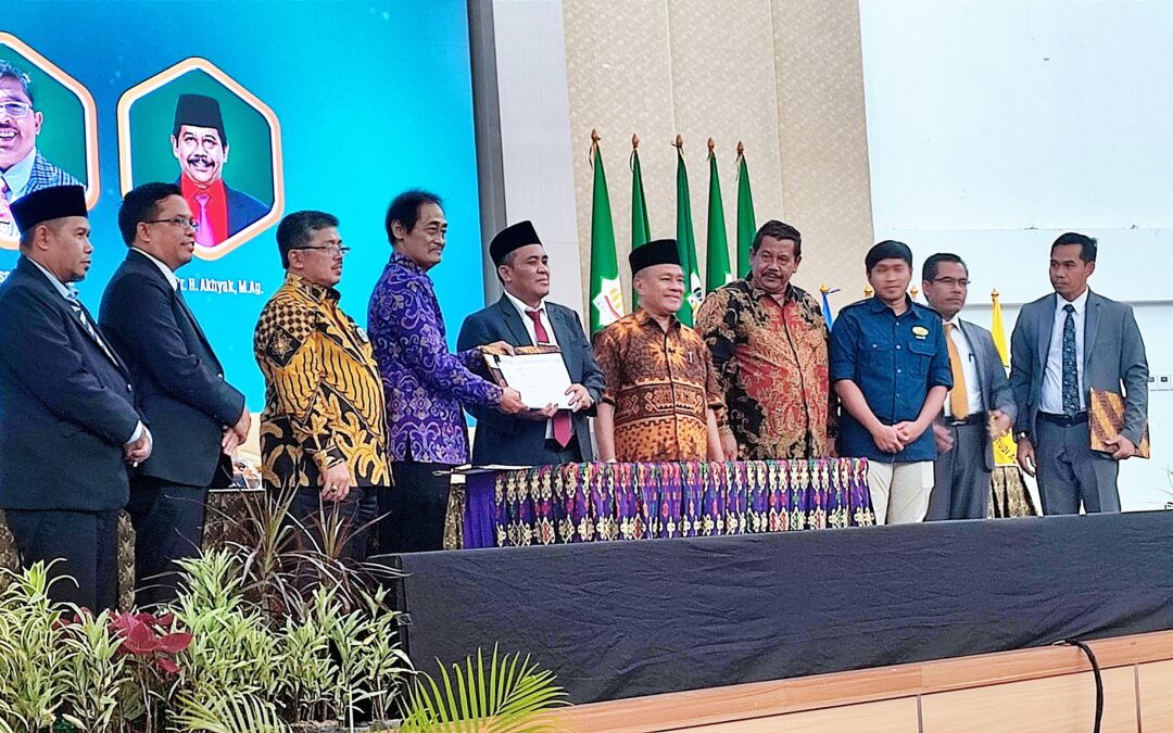 UIN MATARAM RAIH AKREDITASI UNGGUL: REKTOR UNGKAP RASA SYUKUR DAN BANGGA DI ACARA SEMINAR NASIONAL