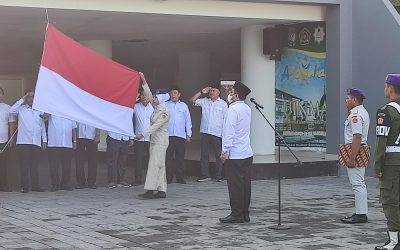 PERINGATAN HARI SUMPAH PEMUDA DI UIN MATARAM : REKTOR SERAHKAN PIALA GREEN CAMPUS DAN DUTA KAMPUS 2024