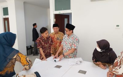 UIN MATARAM RAIH SERTIFIKAT AKREDITASI PRATAMA LPH, BUKTI KEUNGGULAN DALAM LAYANAN SERTIFIKASI HALAL”