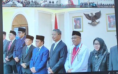 185 DOSEN RAIH GELAR GURU BESAR DI RAMADAN PENUH BERKAH: SEKJEN KEMENAG SERAHKAN SK SECARA RESMI