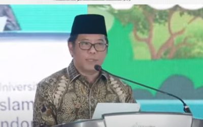 SEKJEN KEMENAG NAHKODAI GERAKAN EKOTEOLOGI DAN PENDIDIKAN ISLAM GLOBAL DARI MIMBAR UIII