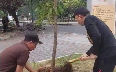 HIJAUKAN KAMPUS, RAWAT PERADABAN: FTK UIN MATARAM LAKUKAN AKSI NYATA PEDULI LINGKUNGAN