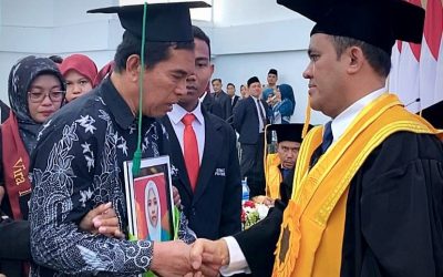 KENANGAN HARU WISUDA UIN MATARAM: VIRA IZZATI, S.PD, LULUSAN PAUD FTK YANG KINI BERISTIRAHAT DALAM DAMAI