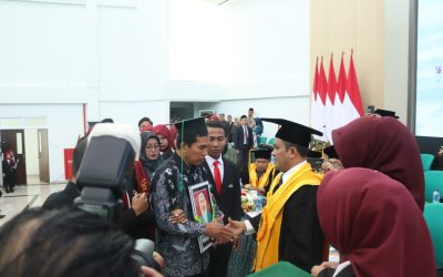 REKTOR UIN MATARAM SAMPAIKAN BELASUNGKAWA MENDALAM UNTUK WISUDAWATI VIRA IZZATI, S.PD