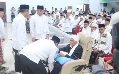 KH. YAHYA CHOLIL STAQUF LANTIK PWNU NTB, TEGUHKAN PERAN NU DALAM MEMBANGUN NEGERI