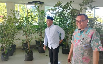 REKTOR UIN MATARAM JADIKAN HARI LIBUR SEBAGAI MOMENTUM MENANAM: GERAKAN HIJAU KAMPUS JADI WUJUD EKOTEOLOGI DAN SPIRIT HARI SANTRI