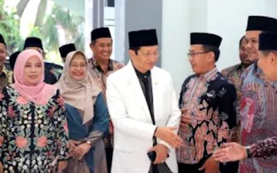 MENAG PROF. DR. KH. NASARUDDIN UMAR DIDAULAT SEBAGAI BAPAK EKOTEOLOGI INDONESIA : REKTOR TEGASKAN KOMITMEN GERAKAN GREEN CAMPUS DAN DUTA SDGs UIN MATARAM