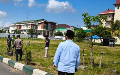 MENANAM ADALAH ZIKIR KOSMIK: REKTOR UIN MATARAM SUMBANG 59 POHON WUJUDKAN EKOTEOLOGI DI KAMPUS HIJAU