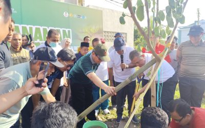 REKTOR UIN MATARAM BERI NAMA “KEBUN IRJEN”, TEGASKAN KOMITMEN KEBERLANJUTAN LINGKUNGAN