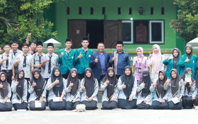 STRATEGI BARU TIM SOSIALISASI BAGIKAN DOORPRIZE: PENYEMATAN LIMA ALMAMATER SEBAGAI SIMBOL KOMITMEN MERANGKUL CALON MAHASISWA SIAP MELANGKAH KE UIN MATARAM