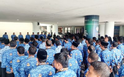 PROF. DR. H. MASNUN TAHIR, M.Ag. PIMPIN UPACARA HUT KE-54 KORPRI: UIN MATARAM TEGUHKAN INTEGRITAS DAN PENGABDIAN