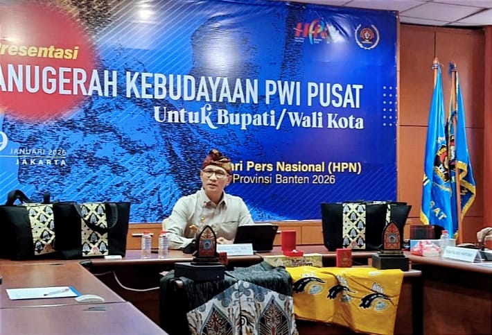REKTOR UIN MATARAM PROF. DR. H. MASNUN TAHIR APRESIASI PRESTASI NASIONAL WALI KOTA MATARAM DR. H. MOHAN ROLISKANA RAIH ANUGERAH KEBUDAYAAN PWI 2026