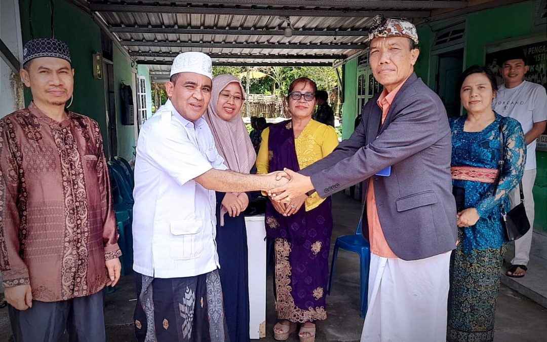 RUMAH ORANGTUA REKTOR UIN MATARAM DIPADATI TAMU PASCA LEBARAN: REKTOR IAHN GDE PUDJA MATARAM HADIR SEBAGAI TAMU PERDANA DI LOMBOK TENGAH