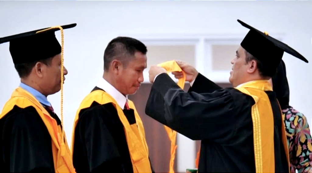 DUA GURU BESAR BARU UIN MATARAM KE-70 DAN 71 RESMI DIKUKUHKAN, REKTOR UIN MATARAM TEKANKAN JIHAD INTELEKTUAL DAN TRANSFORMASI PEMBELAJARAN