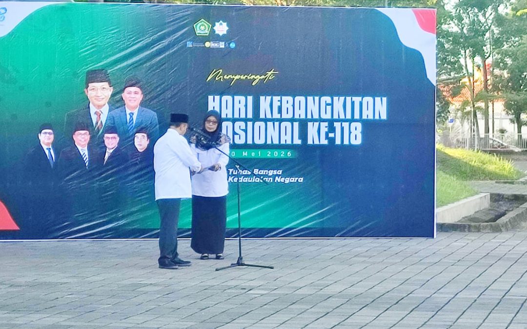 REKTOR JADI INSPEKTUR UPACARA HARKITNAS KE-118 : RATUSAN ASN UIN MATARAM KOBARKAN SEMANGAT PERSATUAN DAN KEBANGKITAN NASIONAL