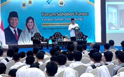 REKTOR UIN MATARAM DAMPINGI KUNJUNGAN MENTERI KOMUNIKASI DAN DIGITAL DI PONPES QOMARUL HUDA BAGU, PERKUAT SINERGI TRANSFORMASI DIGITAL DAN PENDIDIKAN KEISLAMAN