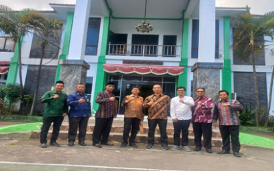 KEPALA KANTOR KEMENTERIAN AGAMA KABUPATEN DAN KOTA BIMA: SOSIALISASI PASCASARJANA UIN MATARAM MOMENTUM STARATEGIS BAGI INSTITUSI PEMERINTAH, MADRASAH DAN PERGURUAN TINGGI UNTUK MENGUPDATE DIRI SECARA AKADEMIS